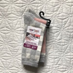 š10 for $100š Muk Luks socks